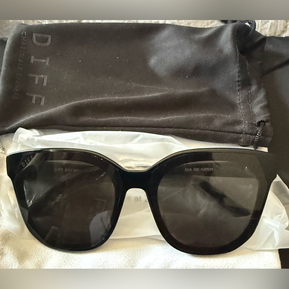 Women’s DIFF Black Sunglasses